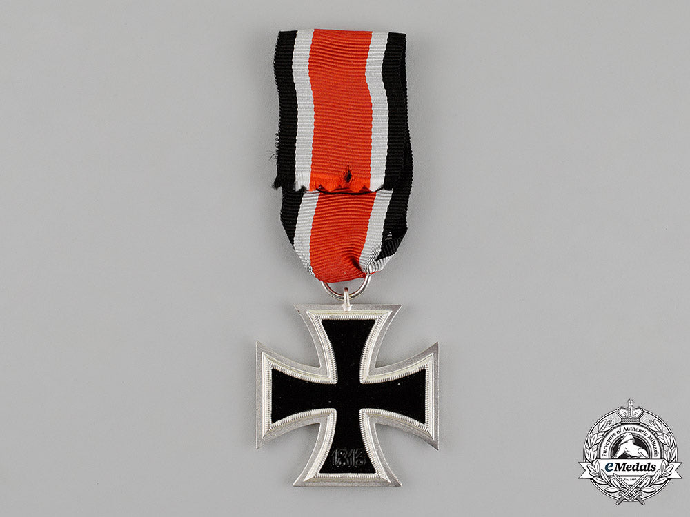 germany,_republic._a_mint_iron_cross1939_second_class,_alternative1957_version_c18-012301