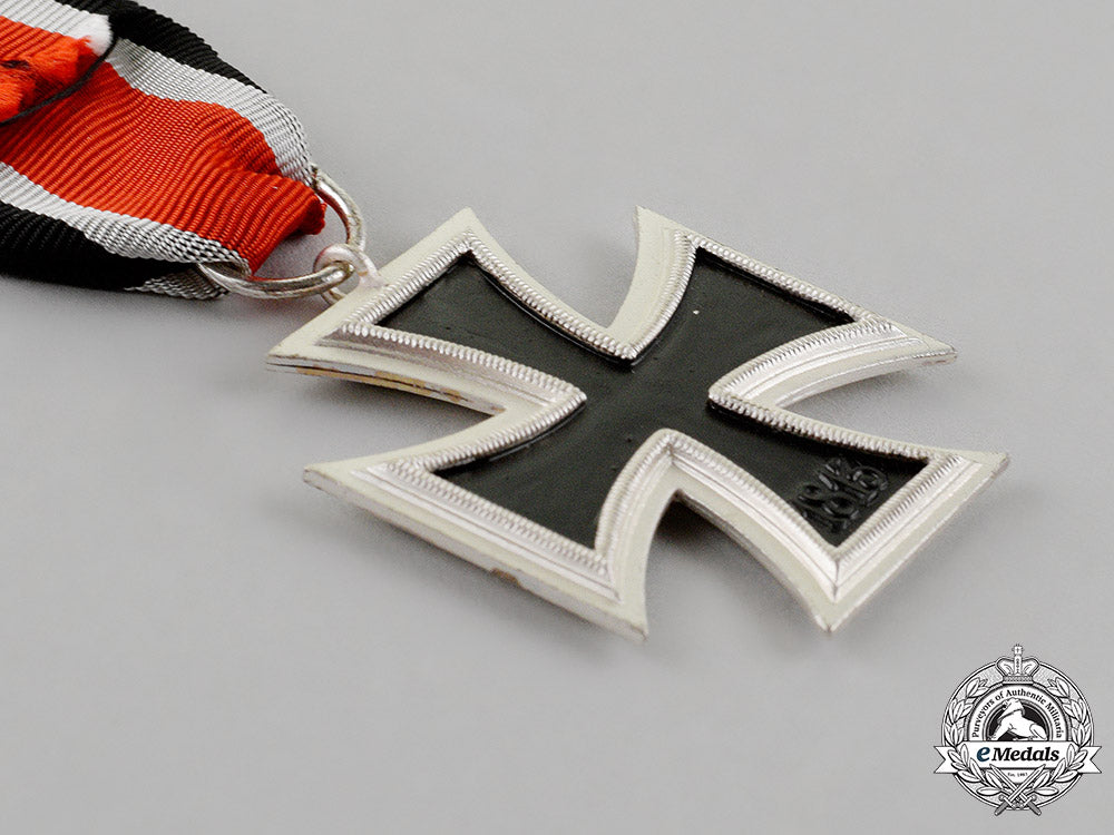 germany,_republic._a_mint_iron_cross1939_second_class,_alternative1957_version_c18-012303