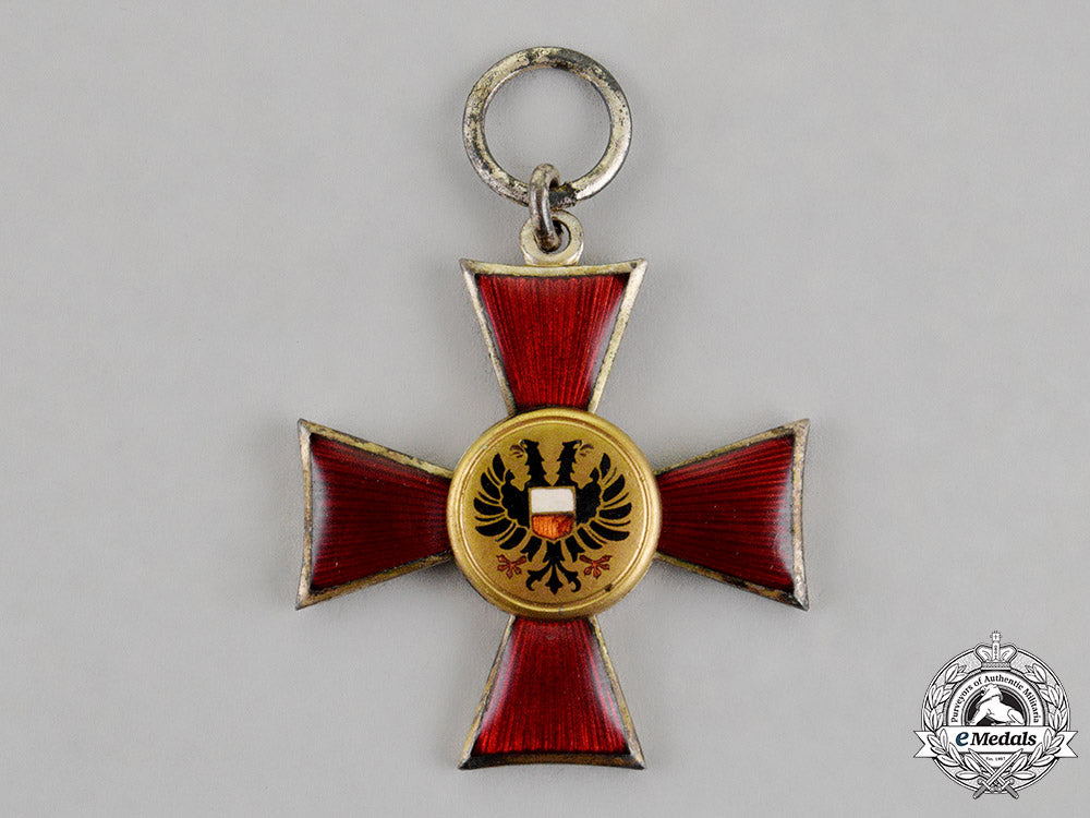 lübeck._a_hanseatic_cross,_c.1915_c18-012430