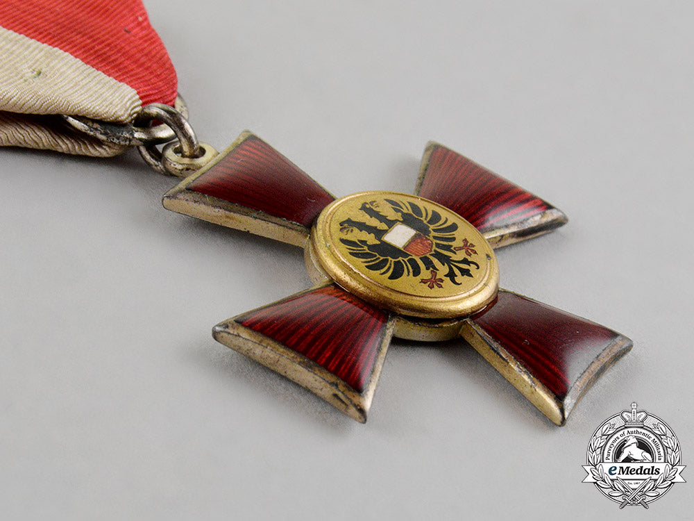 lübeck._a_hanseatic_cross,_c.1915_c18-012434