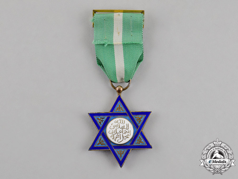 morocco,_spanish_protectorate._an_order_of_mehdauia,_breast_badge,_c.1930_c18-012464