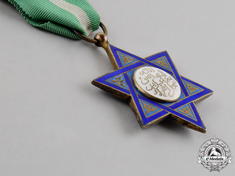 morocco,_spanish_protectorate._an_order_of_mehdauia,_breast_badge,_c.1930_c18-012466