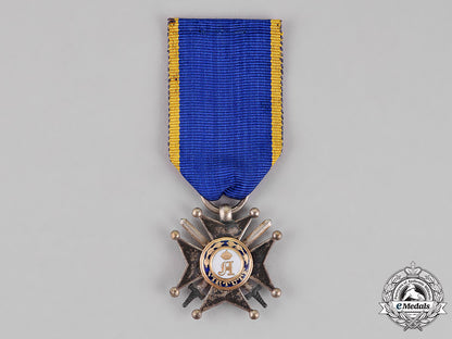 nassau,_an_order_of_adolph,4_th_class_badge_with_swords,_c.1860_c18-012603