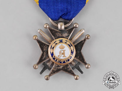 nassau,_an_order_of_adolph,4_th_class_badge_with_swords,_c.1860_c18-012604