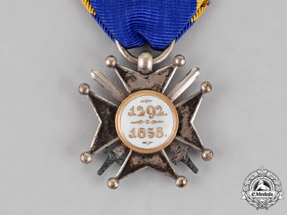nassau,_an_order_of_adolph,4_th_class_badge_with_swords,_c.1860_c18-012605