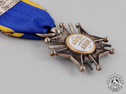 nassau,_an_order_of_adolph,4_th_class_badge_with_swords,_c.1860_c18-012608