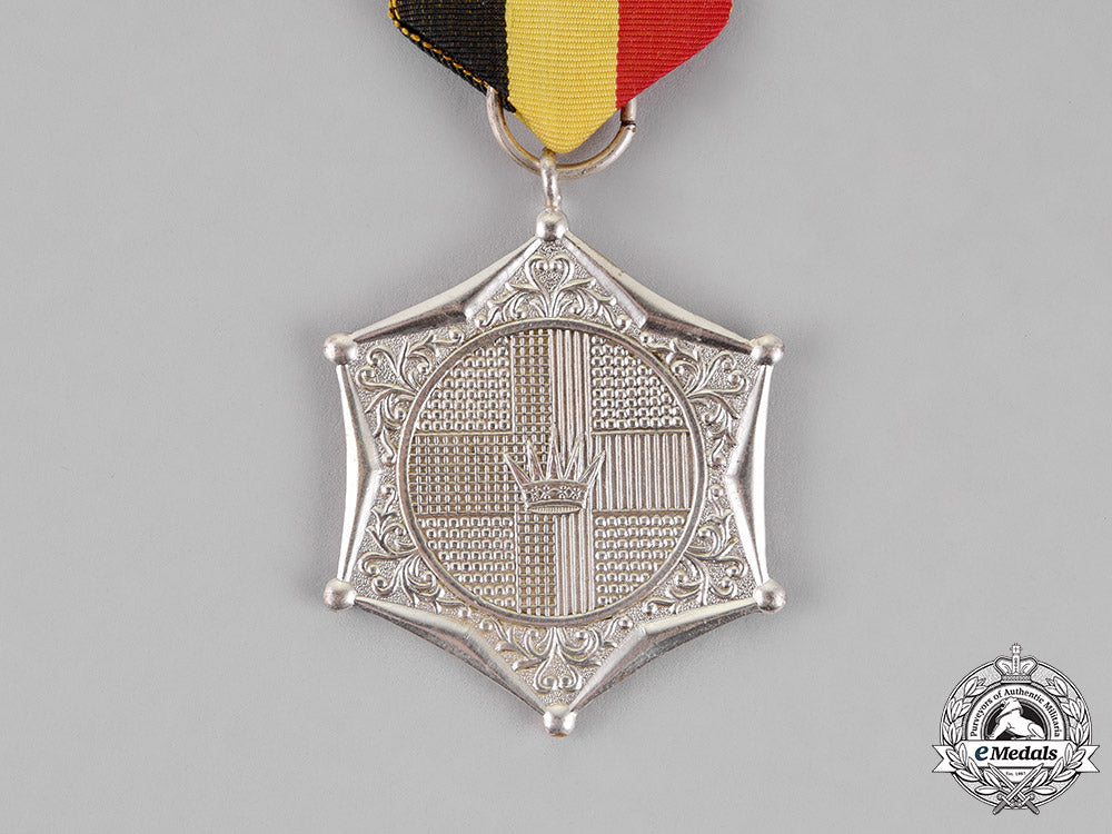 malyasia,_state_of_sarawak._a_sarawak_government_service_long_service_medal_c18-013299