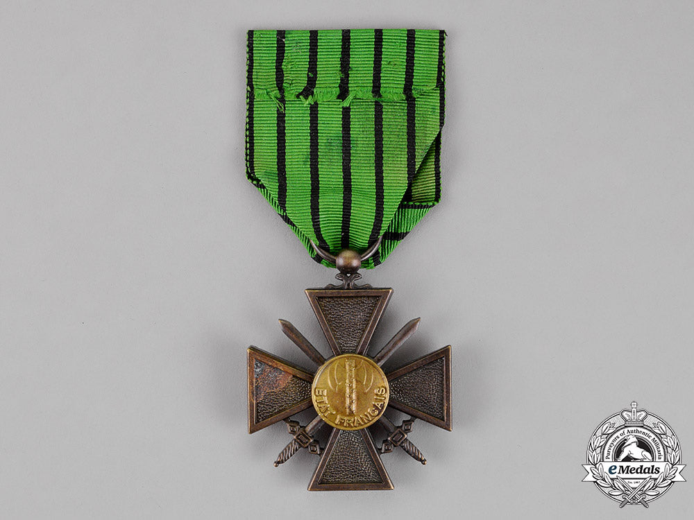 france,_vichy_government._an(_etat_française)_vichycroix_de_guerre,_c.1944_c18-013431