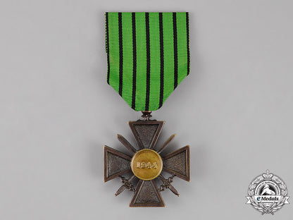 france,_vichy_government._an(_etat_française)_vichycroix_de_guerre,_c.1944_c18-013434