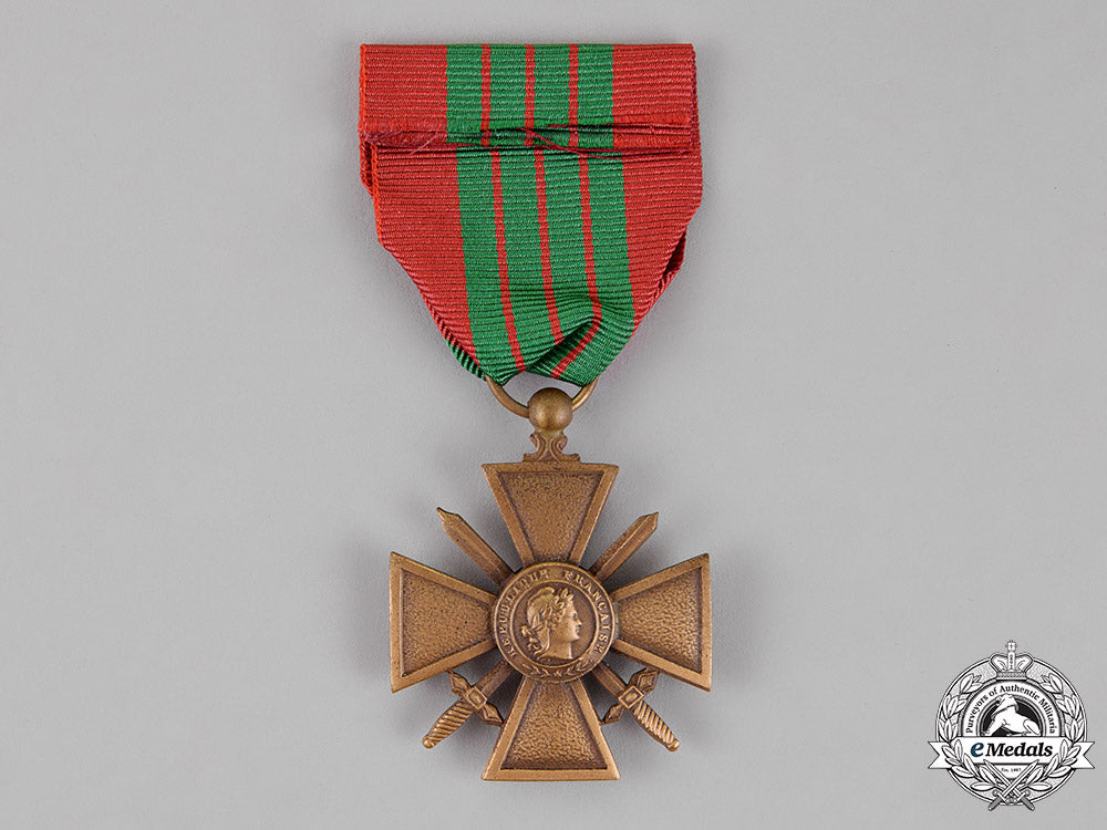 france,_republic._a_croix_de_guerre,1939-1945_c18-013462