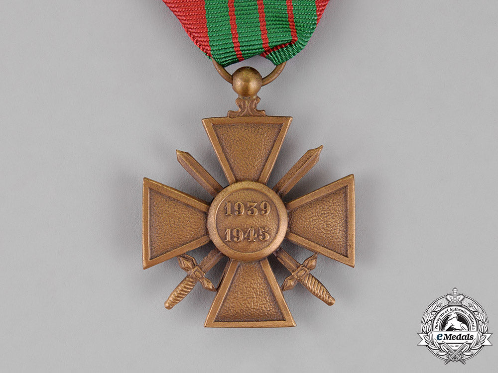 france,_republic._a_croix_de_guerre,1939-1945_c18-013464