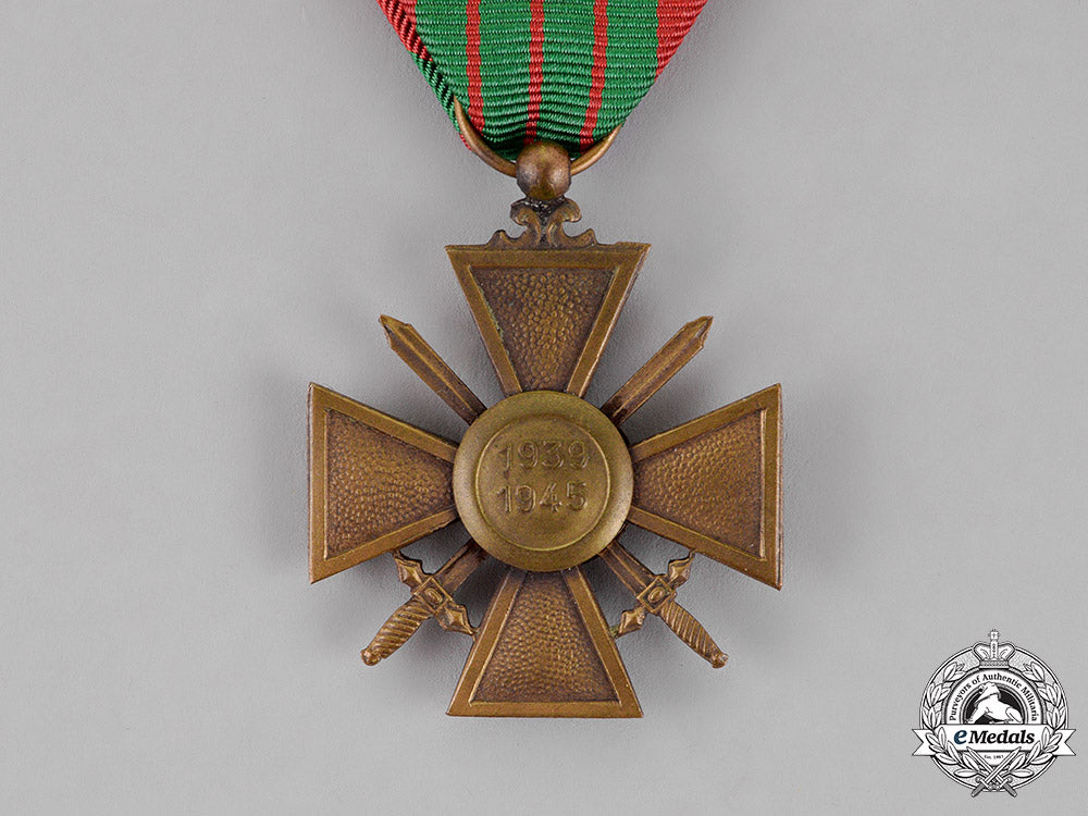 france,_republic._a_croix_de_guerre,1939-1945_c18-013469