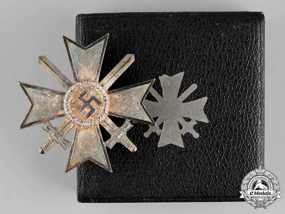 germany,_third_reich._a_mint_war_merit_cross_i_class_with_swords,_by_deschler_c18-013503