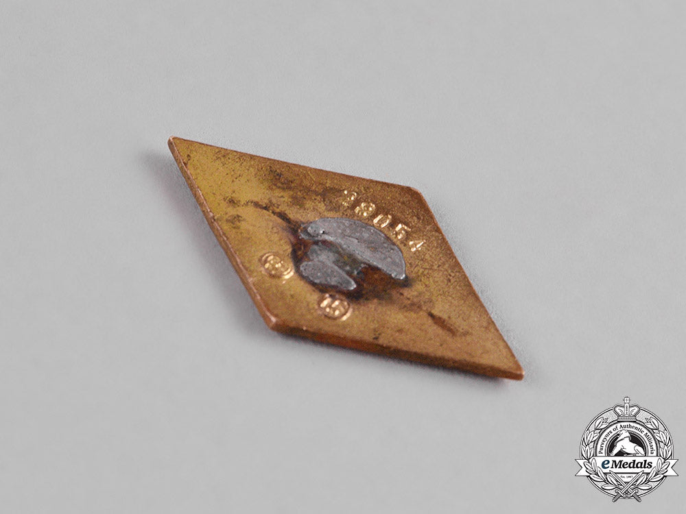 germany._a_large_hj_golden_honour_badge;_numbered28054_c18-013588