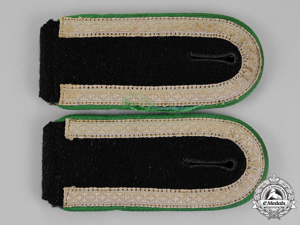 germany._a_set_of_waffen-_ss_mountain_troops_nco’s_shoulder_straps;_strap-_on_type_c18-013773
