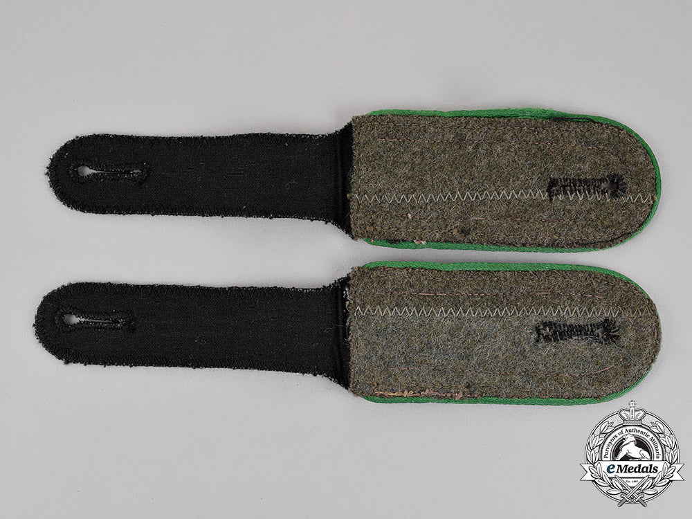 germany._a_set_of_waffen-_ss_mountain_troops_nco’s_shoulder_straps;_strap-_on_type_c18-013775
