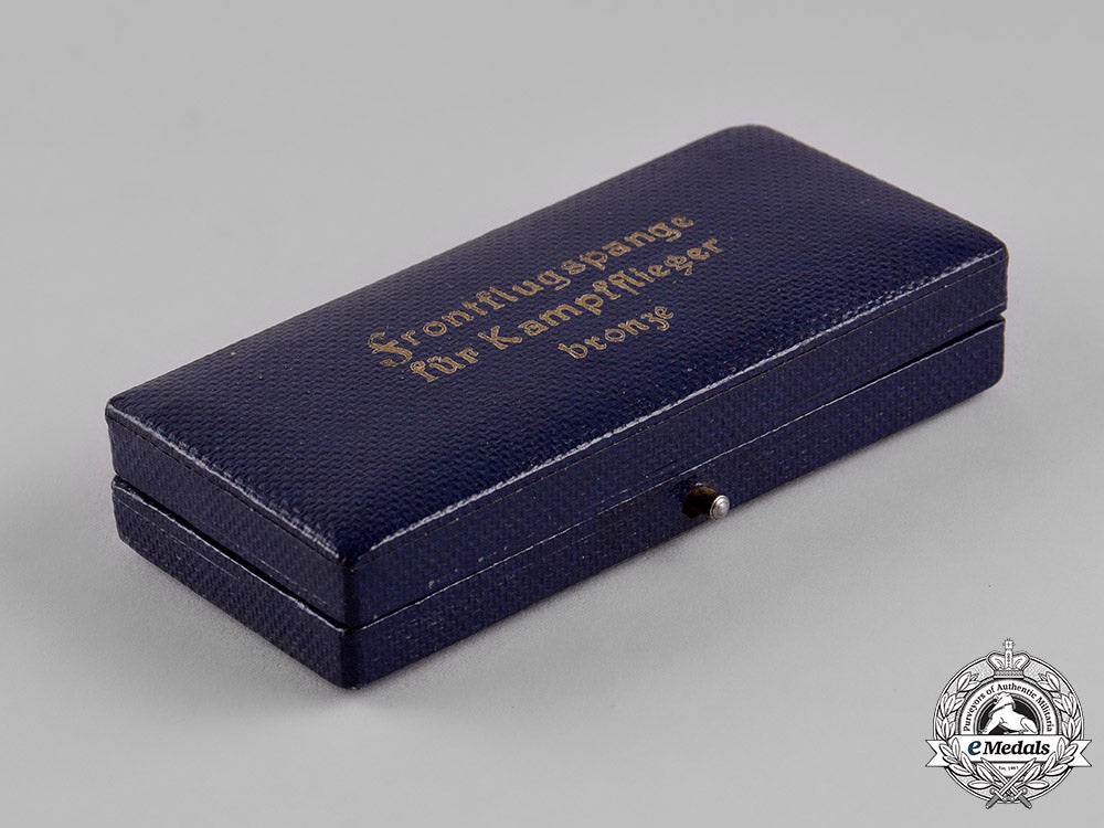 germany._a_case_for_a_front_flying_clasp_for_day_fighters,_bronze_grade_c18-013815