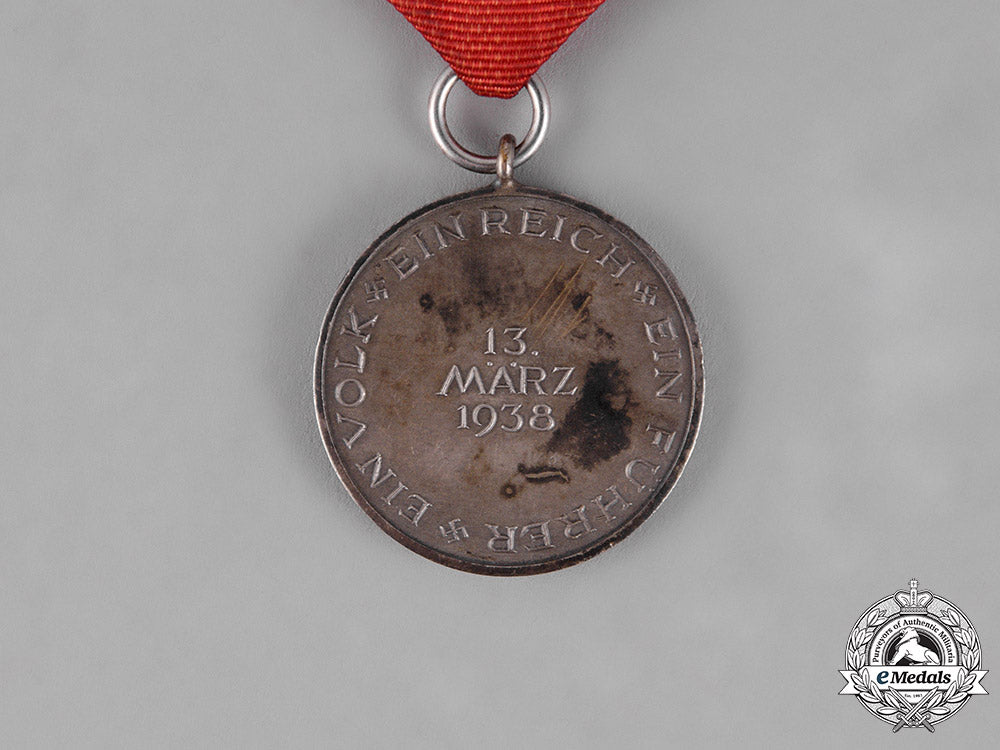 germany._an_austrian_anschluss_medal_in_its_presentation_case_of_issue,_c.1938_c18-013840