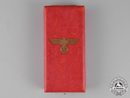 germany._an_austrian_anschluss_medal_in_its_presentation_case_of_issue,_c.1938_c18-013845