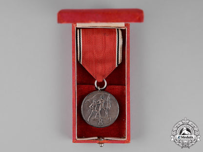 germany._an_austrian_anschluss_medal_in_its_presentation_case_of_issue,_c.1938_c18-013846