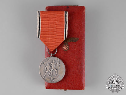germany._an_austrian_anschluss_medal_in_its_presentation_case_of_issue,_c.1938_c18-013849