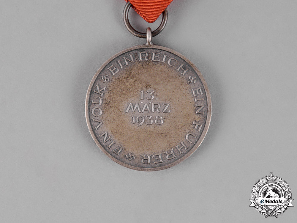 germany._an_austrian_anschluss_medal_in_its_presentation_case_of_issue,_c.1938_c18-013851