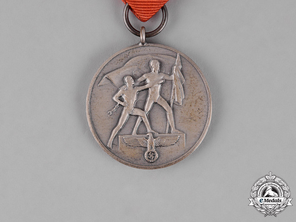 germany._an_austrian_anschluss_medal_in_its_presentation_case_of_issue,_c.1938_c18-013852