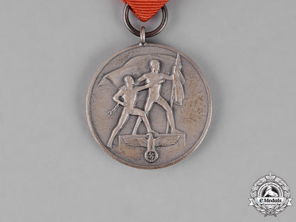germany._an_austrian_anschluss_medal_in_its_presentation_case_of_issue,_c.1938_c18-013852