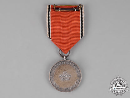 germany._an_austrian_anschluss_medal_in_its_presentation_case_of_issue,_c.1938_c18-013853