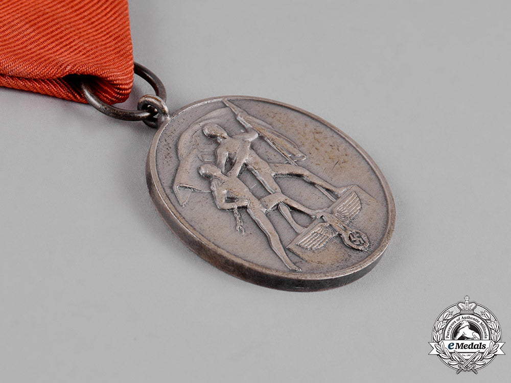 germany._an_austrian_anschluss_medal_in_its_presentation_case_of_issue,_c.1938_c18-013854