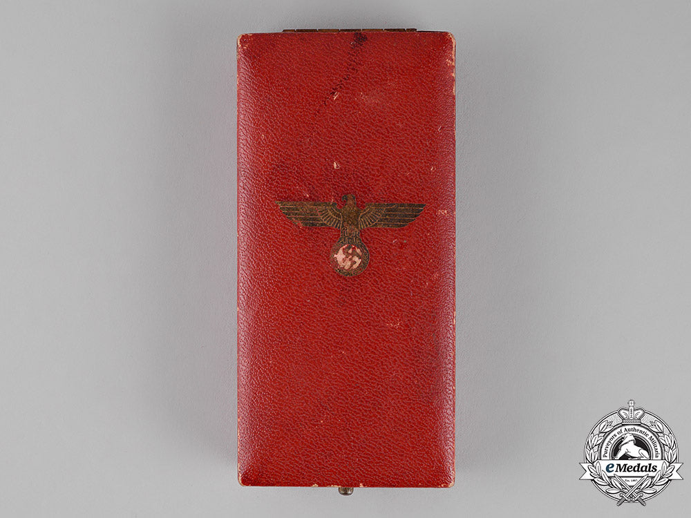 germany._an_austrian_anschluss_medal_in_its_presentation_case_of_issue,_c.1938_c18-013856