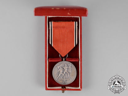 germany._an_austrian_anschluss_medal_in_its_presentation_case_of_issue,_c.1938_c18-013857