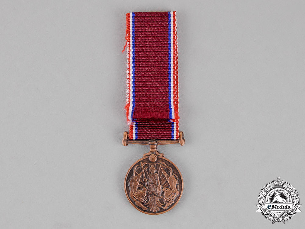 canada._a_newfoundland_volunteer_war_service_medal_miniature1939-1945_c18-014114