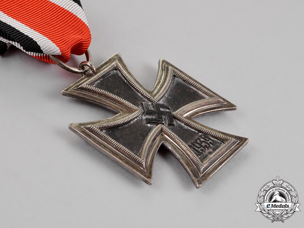 germany._an_iron_cross1939_second_class_by_the_arbeitsgemeinschaft_hanau_c18-014268