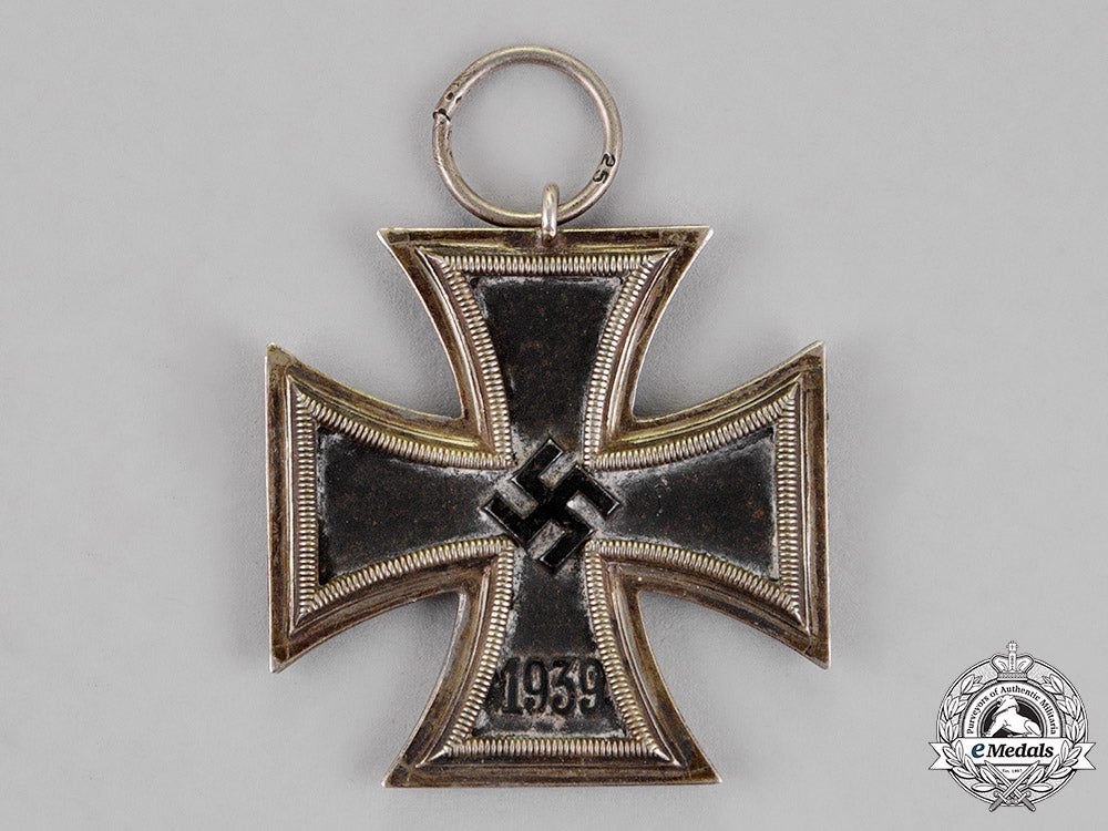 germany._an_iron_cross1939_second_class_by_the_arbeitsgemeinschaft_hanau_c18-014270