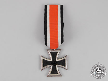 germany._an_iron_cross1939_second_class,_in_its_ldo_presentation_case_c18-014359