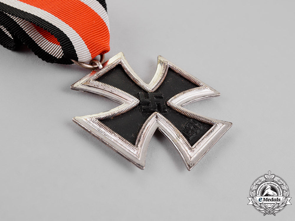 germany._an_iron_cross1939_second_class,_in_its_ldo_presentation_case_c18-014361