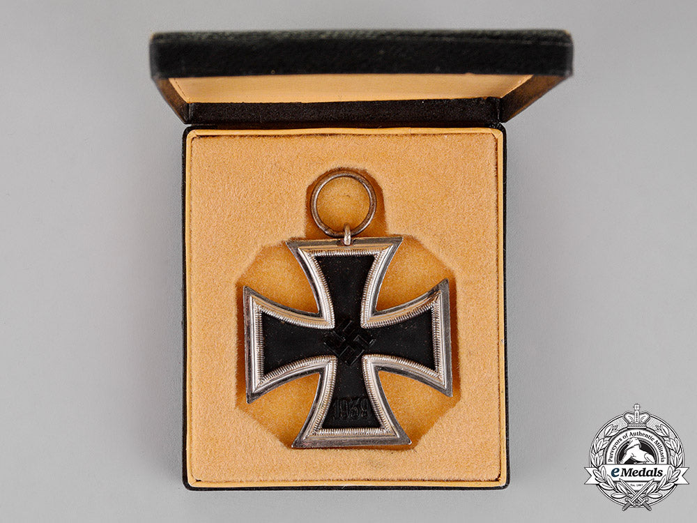 germany._an_iron_cross1939_second_class,_in_its_ldo_presentation_case_c18-014367
