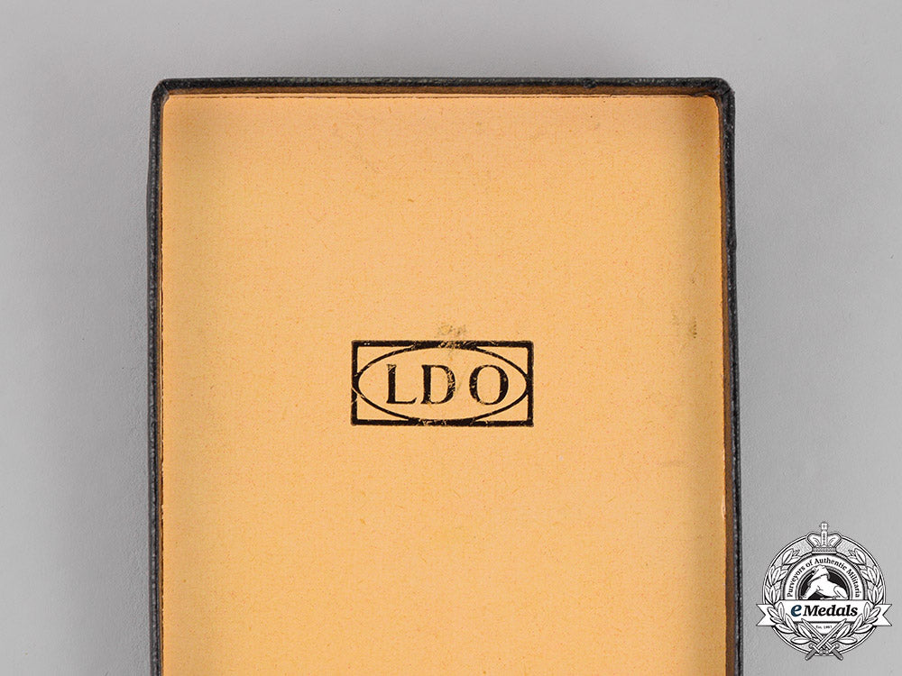 germany._an_iron_cross1939_second_class,_in_its_ldo_presentation_case_c18-014368