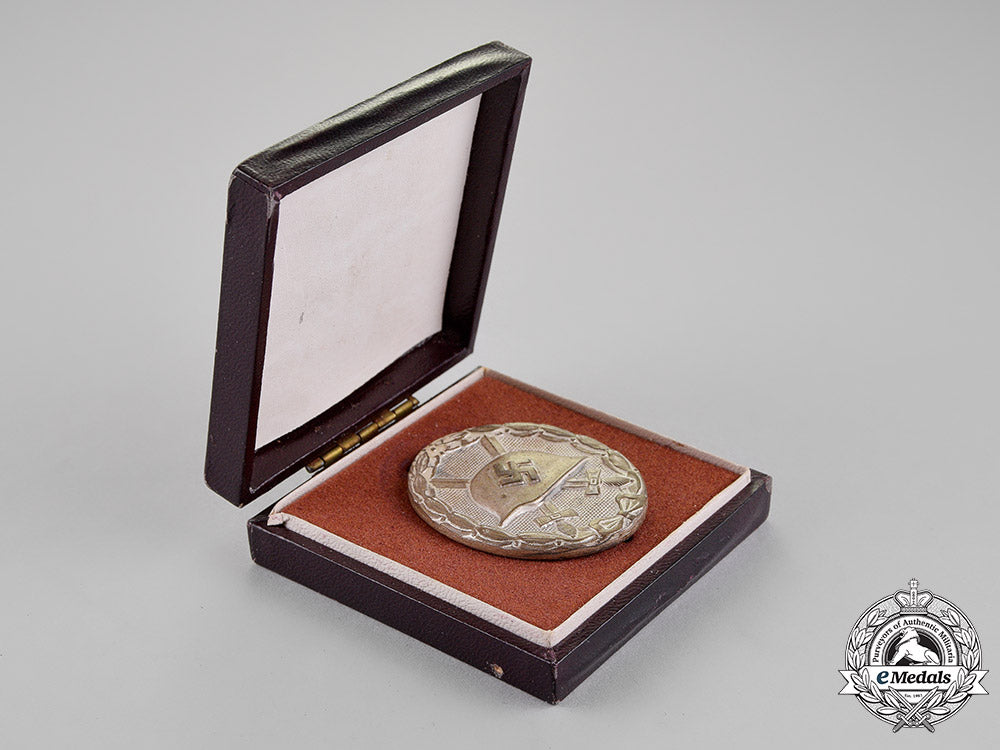 germany._a_wound_badge,_silver_grade,_in_its_original_presentation_case_by_rudolf_wächtler&_lange_c18-014406