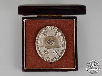 germany._a_wound_badge,_silver_grade,_in_its_original_presentation_case_by_rudolf_wächtler&_lange_c18-014407