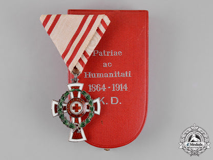 austria,_empire._an_honour_decoration_of_the_red_cross,2_nd_class_with_war_decoration,_cased_c18-014426