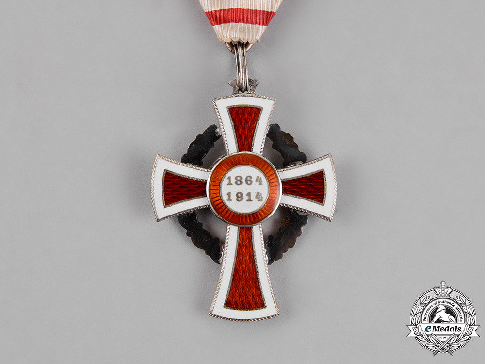 austria,_empire._an_honour_decoration_of_the_red_cross,2_nd_class_with_war_decoration,_cased_c18-014430
