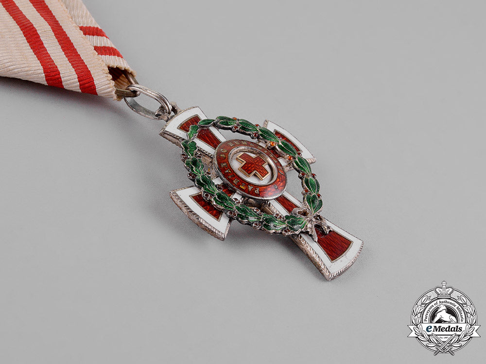 austria,_empire._an_honour_decoration_of_the_red_cross,2_nd_class_with_war_decoration,_cased_c18-014431
