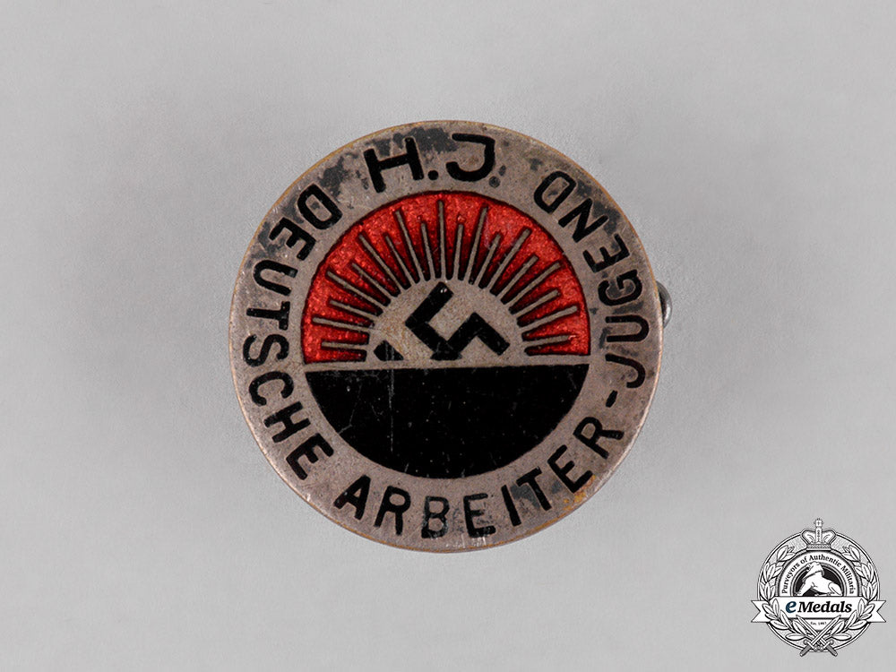 germany._a_hj_national_socialist_worker’s_youth_organization_membership_badge_c18-014567