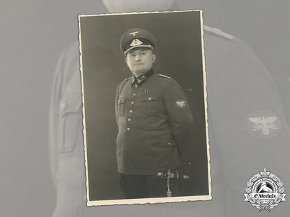 germany,_postschutzpolizei._a_rare_wartime_studio_portrait_of_a_zughauptführer_with_dagger_c18-014659