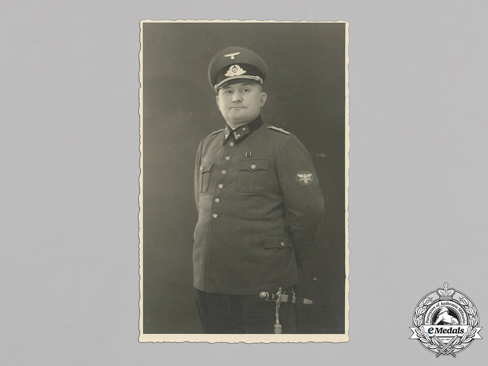 germany,_postschutzpolizei._a_rare_wartime_studio_portrait_of_a_zughauptführer_with_dagger_c18-014660