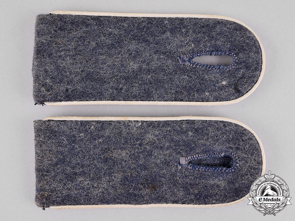 germany._a_luftwaffe_hermann_goering_division_group_c18-014774