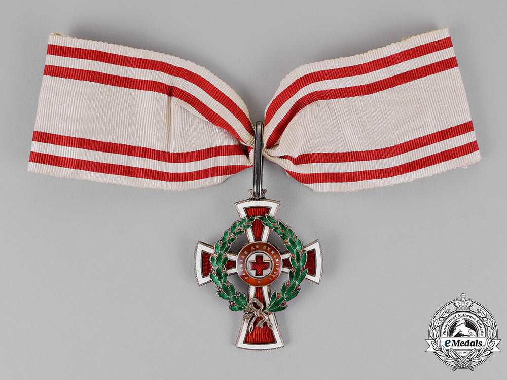 austria,_empire._an_austrian_red_cross_decoration,_i_class,_by_scheid_c18-014995