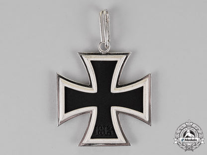 germany._a_mint_knight's_cross_of_the_iron_cross,_steinhauer&_lück,_micro800_c18-015004